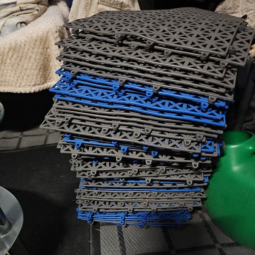 Vented interlocking ribbed - interlocking,